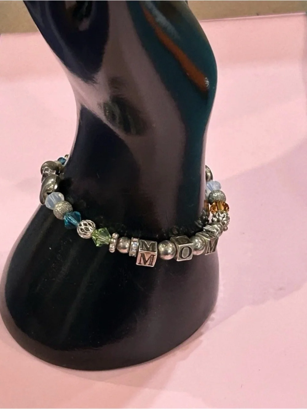 Personalized Silver-Tone “Mom”Charm Bracelet with Multicolored Crystal Beads
